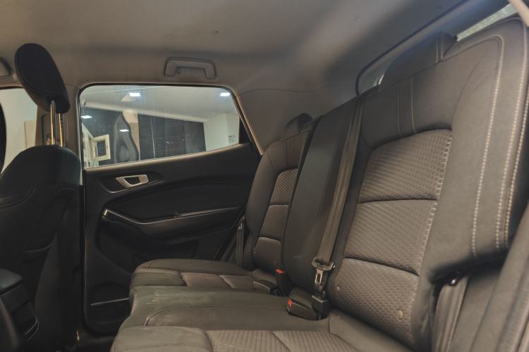 Used Chery Tiggo 5x 2019 HERO 1.5L Manual Fashion Edition Interior 9