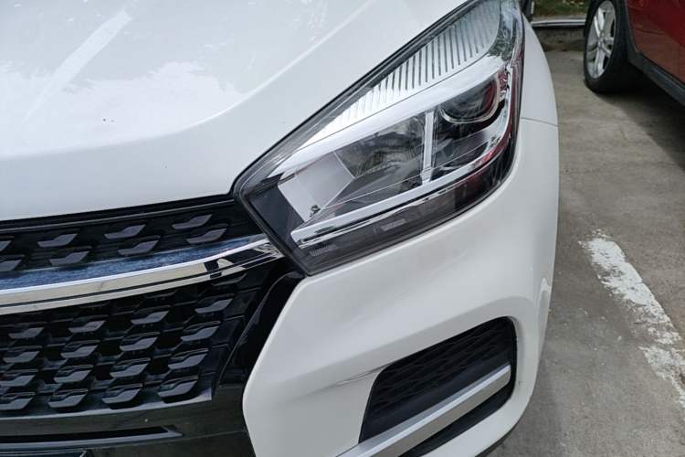 Used Chery Tiggo 5x 2019 HERO 1.5L Manual Urban Edition Left Front Headlight