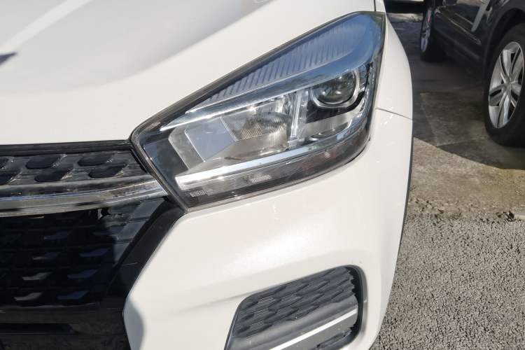 Used Chery Tiggo 5x 2019 HERO 1.5L Manual Fashion Edition Left Front Headlight