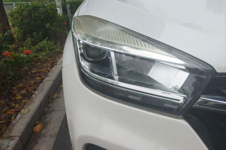 Used Chery Tiggo 5x 2019 HERO 1.5L CVT Fashion Edition Right Front Headlight