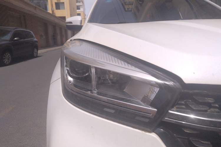 Used Chery Tiggo 5x 2019 HERO 1.5L Manual Luxury Edition Right Front Headlight