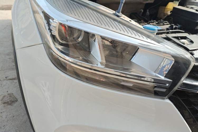 Used Chery Tiggo 5x 2019 HERO 1.5L CVT Fashion Edition Right Front Headlight