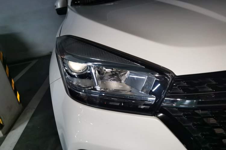 Used Chery Tiggo 5x 2019 HERO 1.5L Manual Urban Edition Right Front Headlight