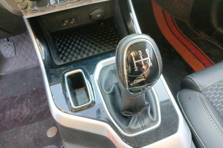 Used Chery Tiggo 5x 2020 1.5L Manual Fashion Edition Gear Lever