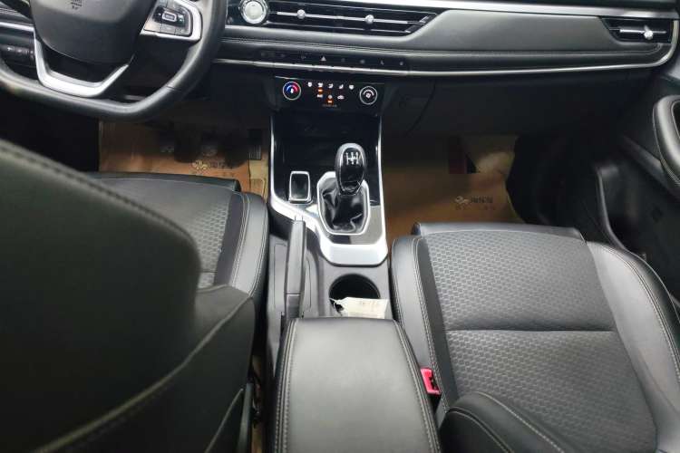 Used Chery Tiggo 5x 2020 1.5L Manual Fashion Edition Gear Lever