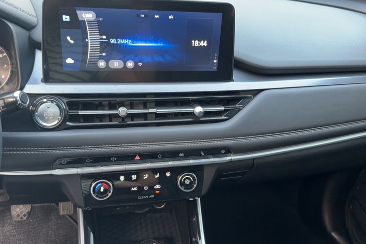 Used Chery Tiggo 5x 2020 1.5L Manual Fashion Edition Audio And AC Panel