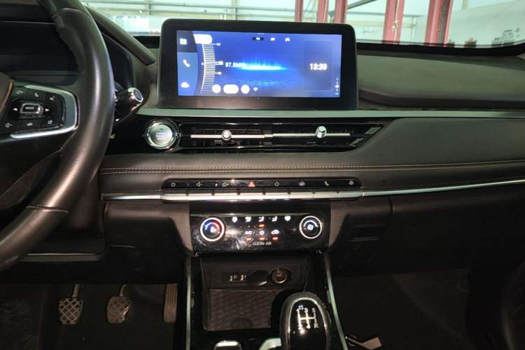 Used Chery Tiggo 5x 2020 1.5L Manual Fashion Edition Audio And AC Panel