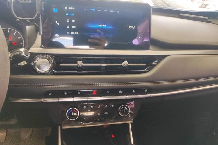 Used Chery Tiggo 5x 2020 1.5L Manual Urban Edition Audio And AC Panel