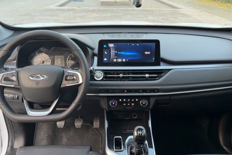 Used Chery Tiggo 5x 2020 1.5L Manual Fashion Edition Center Console