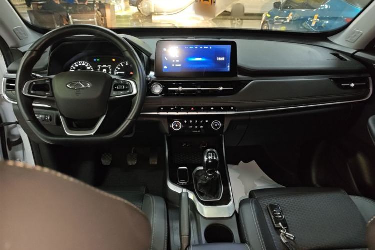 Used Chery Tiggo 5x 2020 1.5L Manual Fashion Edition Center Console