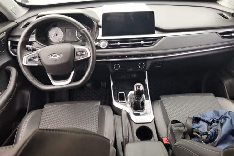 Used Chery Tiggo 5x 2020 1.5L Manual Fashion Edition Center Console