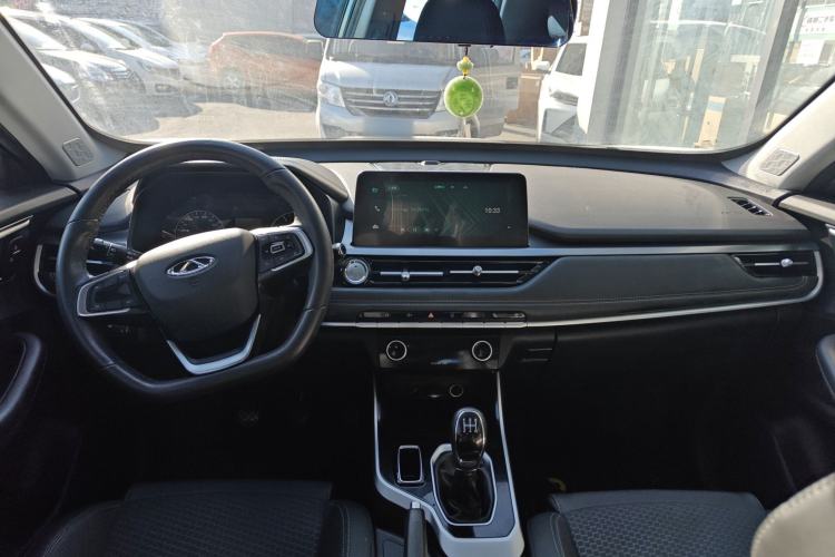 Used Chery Tiggo 5x 2020 1.5L Manual Fashion Edition Center Console