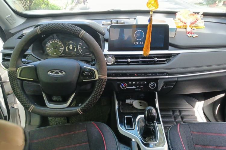 Used Chery Tiggo 5x 2020 1.5L Manual Urban Edition Center Console