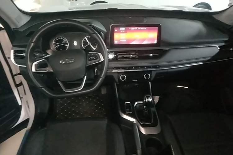 Used Chery Tiggo 5x 2020 1.5L Manual Fashion Edition Center Console