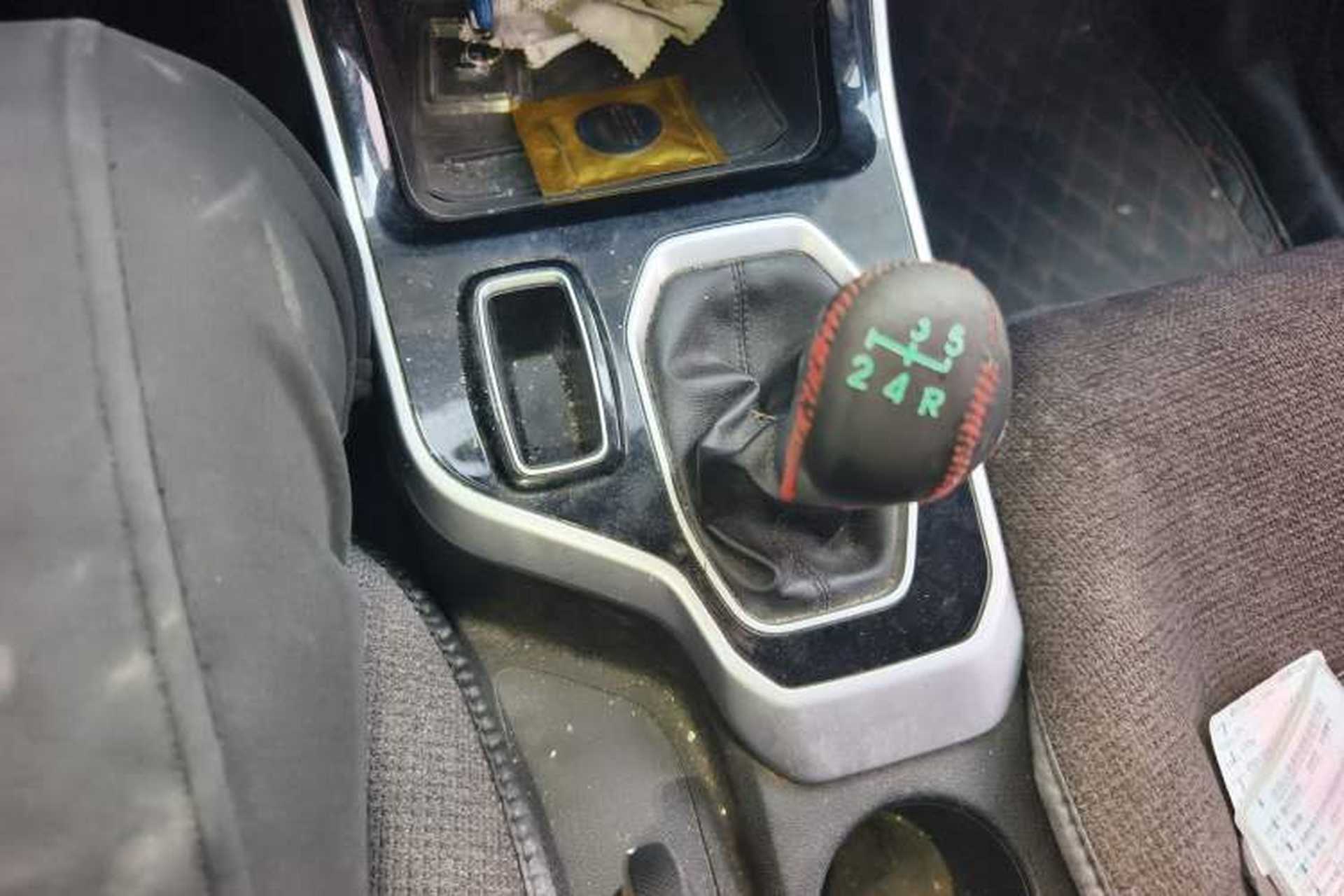 Used Chery Tiggo 5x 2020 1.5L Manual Fashion Edition Gear Lever