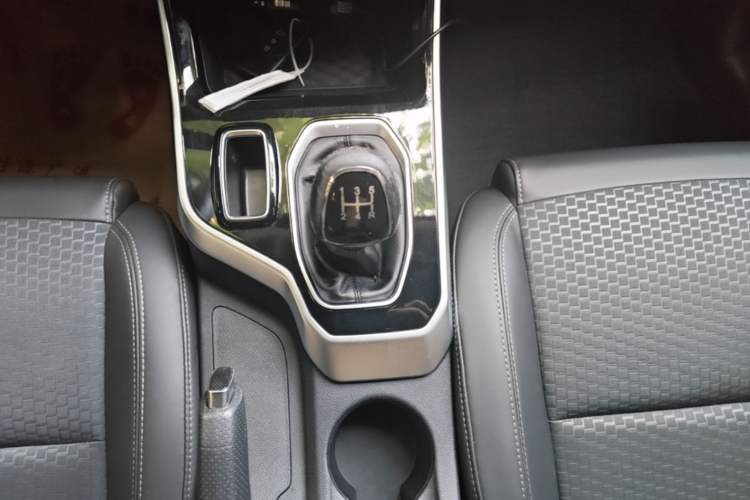 Used Chery Tiggo 5x 2020 1.5L Manual Fashion Edition Gear Lever