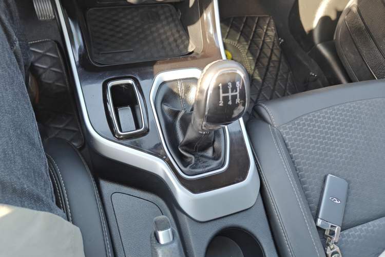 Used Chery Tiggo 5x 2020 1.5L Manual Fashion Edition Gear Lever