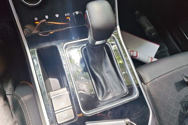 Used Chery Tiggo 5x 2020 1.5L CVT Luxury Edition Gear Lever