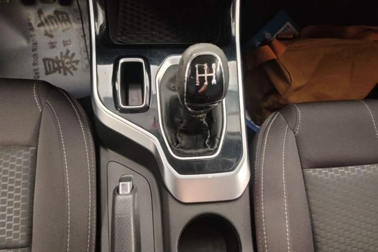 Used Chery Tiggo 5x 2020 1.5L Manual Urban Edition Gear Lever