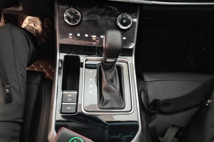 Used Chery Tiggo 5x 2020 1.5L CVT Luxury Edition Gear Lever