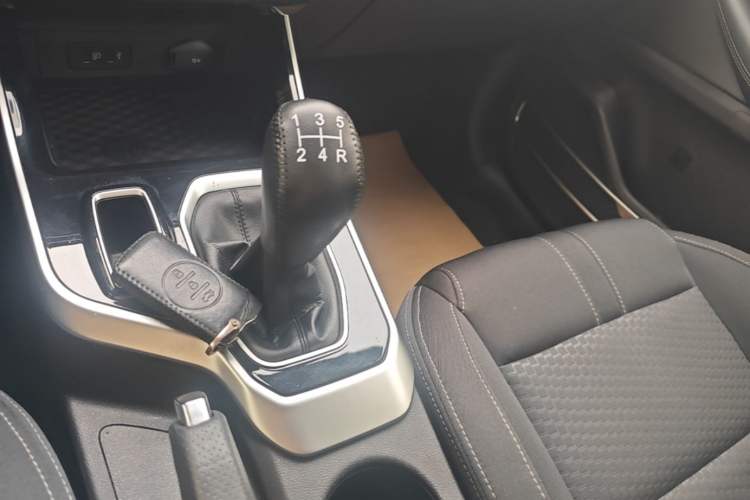Used Chery Tiggo 5x 2020 1.5L Manual Urban Edition Gear Lever