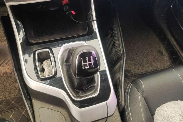 Used Chery Tiggo 5x 2020 1.5L Manual Urban Edition Gear Lever