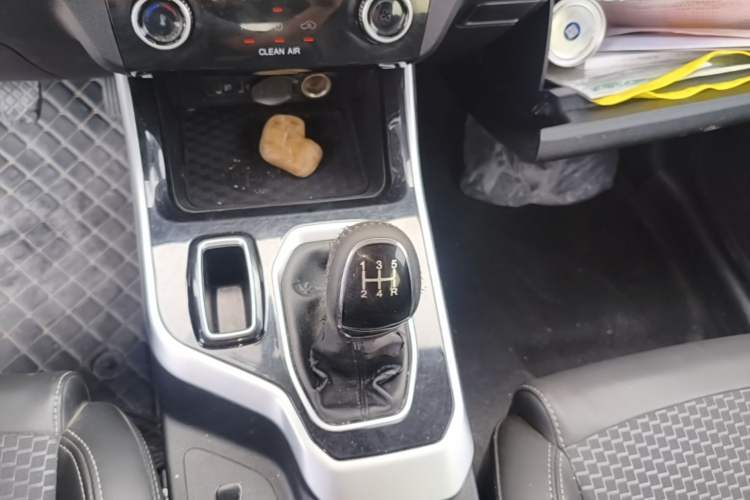 Used Chery Tiggo 5x 2020 1.5L Manual Fashion Edition Gear Lever