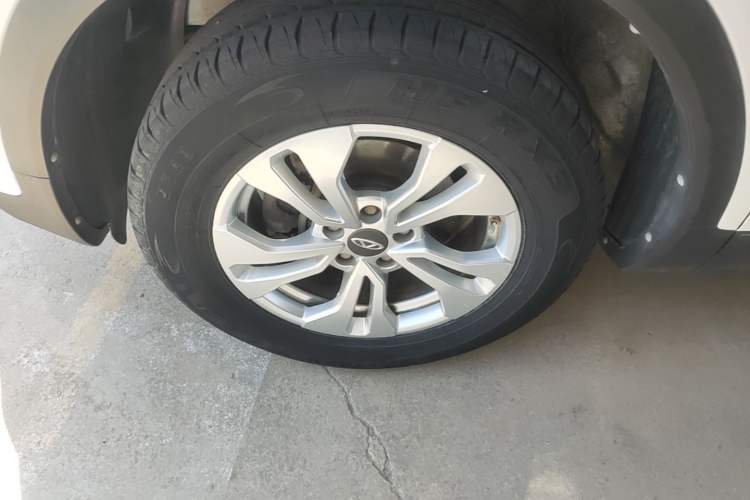 Used Chery Tiggo 5x 2020 1.5L Manual Urban Edition Left Front Wheel Hub