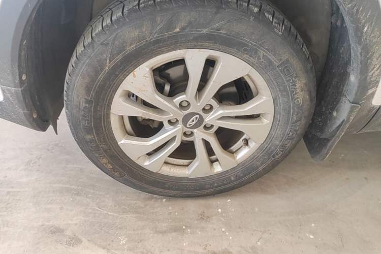 Used Chery Tiggo 5x 2020 1.5L Manual Urban Edition Left Front Wheel Hub