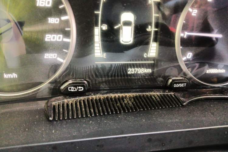Used Chery Tiggo 5x 2020 1.5L Manual Urban Edition Odometer Close Up