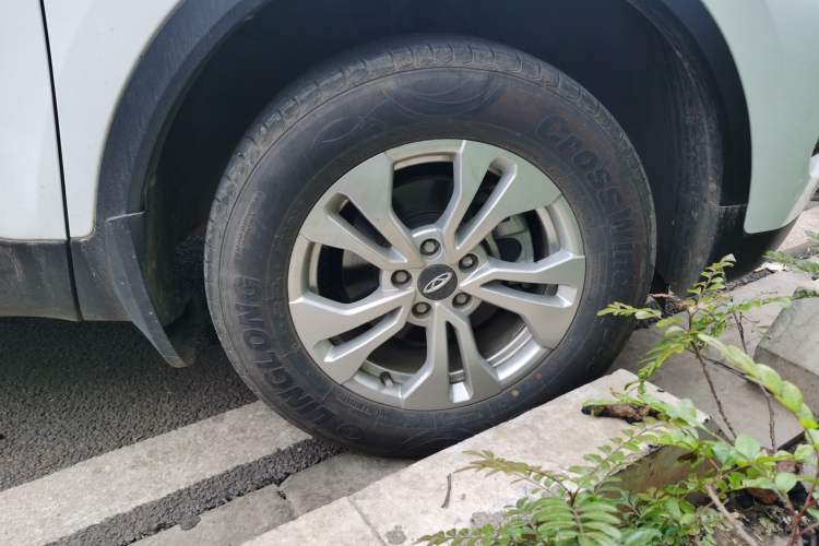 Used Chery Tiggo 5x 2020 1.5L Manual Urban Edition Right Front Wheel Hub