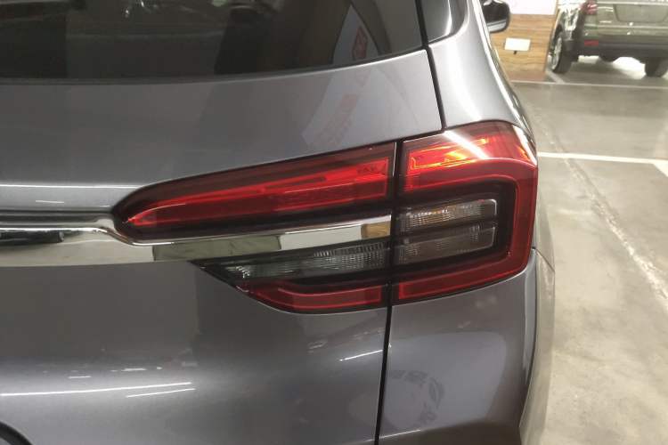 Used Chery Tiggo 5x 2021 Superhero Edition 1.5L CVT Luxury Model Exterior 3