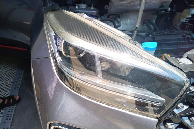 Used Chery Tiggo 5x 2021 Superhero Edition 1.5L Manual Luxury Model Right Front Headlight