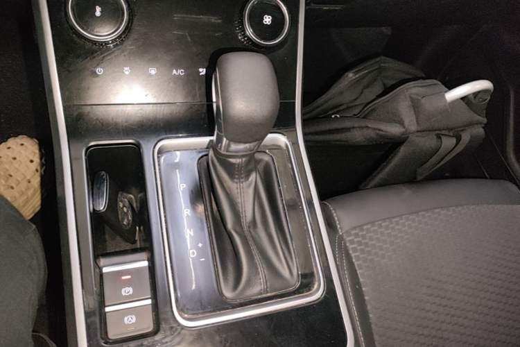 Used Chery Tiggo 5x 2021 Superhero Edition 1.5L CVT Luxury Model Gear Lever