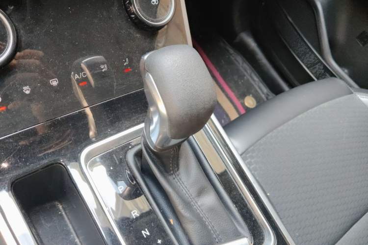 Used Chery Tiggo 5x 2021 Superhero Edition 1.5L CVT Luxury Model Gear Lever