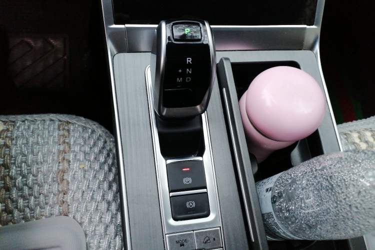 Used Chery Tiggo 5x 2022 PLUS Kung Fu Panda Collaboration Edition 1.5T CVT Premium Model Gear Lever
