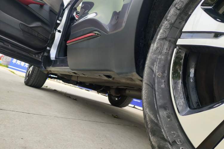 Used Chery Tiggo 5x 2022 Superhero Edition 1.5L CVT Fashion Model Left Side Sill