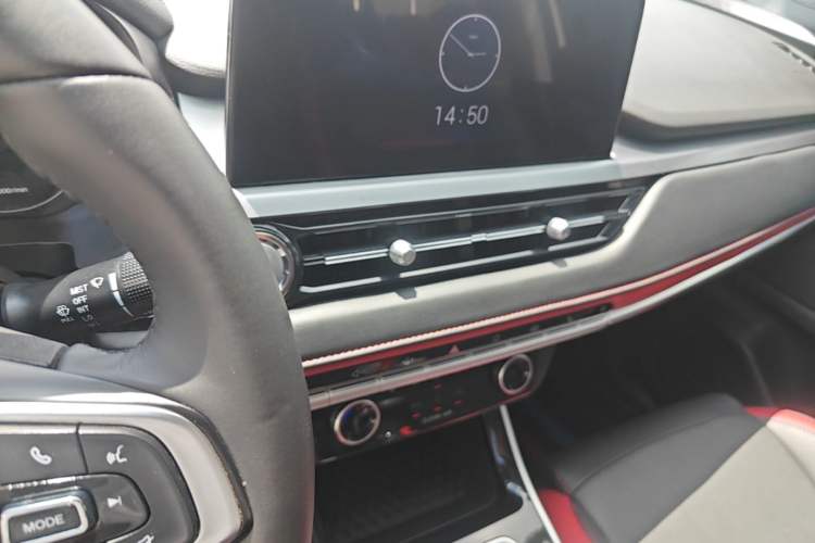 Used Chery Tiggo 5x 2022 Superhero Edition 1.5L Manual Fashion Model Audio And AC Panel