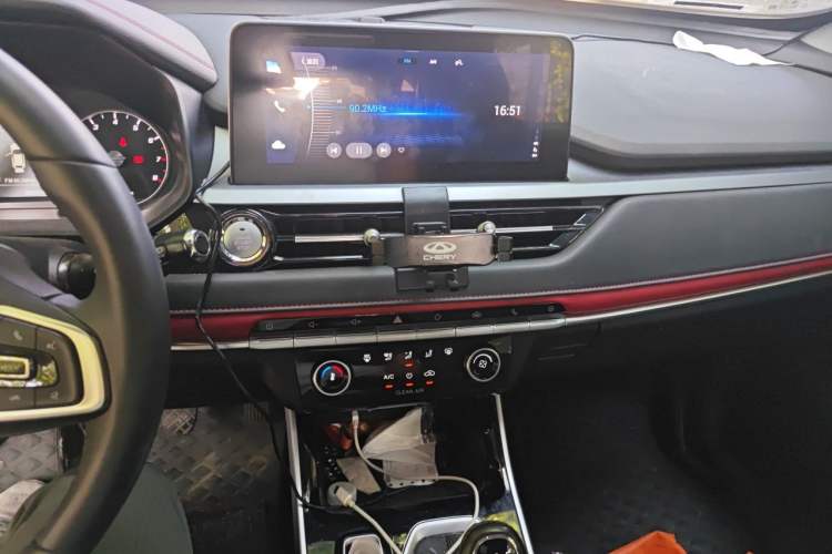Used Chery Tiggo 5x 2022 Superhero Edition 1.5L Manual Fashion Model Audio And AC Panel
