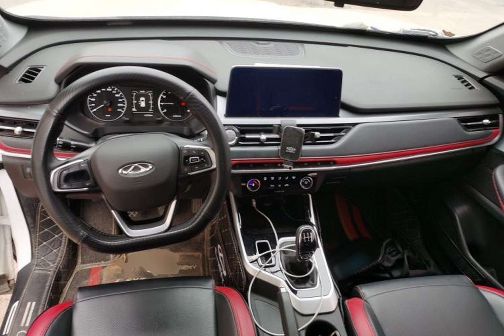 Used Chery Tiggo 5x 2022 Superhero Edition 1.5L Manual Fashion Model Center Console