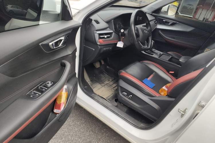 Used Chery Tiggo 5x 2022 Superhero Edition 1.5L CVT Luxury Model Driver Seat