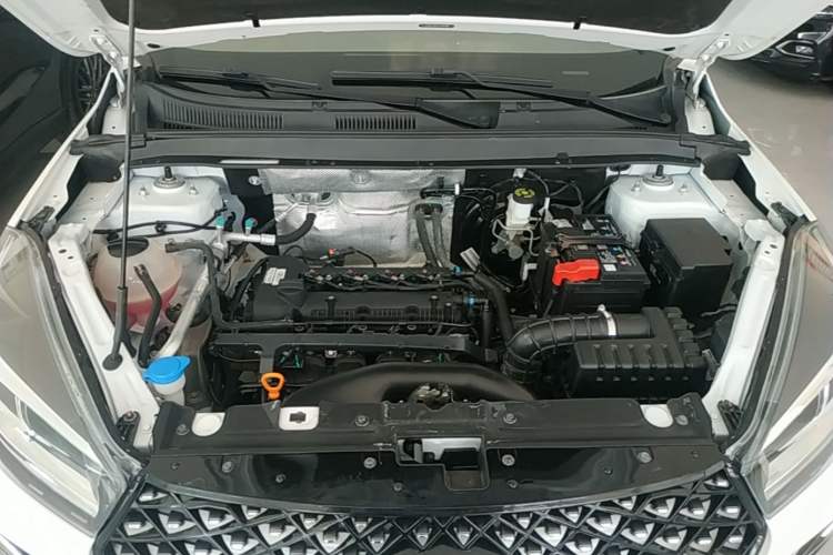 Used Chery Tiggo 5x 2022 Superhero Edition 1.5L CVT Fashion Model Engine Bay