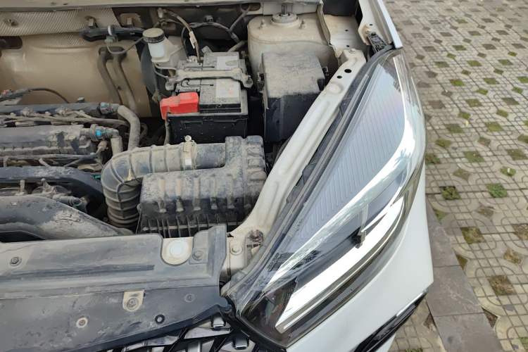 Used Chery Tiggo 5x 2022 Superhero Edition 1.5L CVT Fashion Model Engine Bay Left