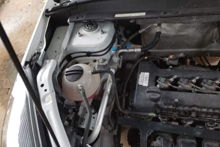 Used Chery Tiggo 5x 2022 Superhero Edition 1.5L Manual Fashion Model Engine Bay Right