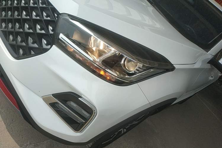 Used Chery Tiggo 5x 2022 Superhero Edition 1.5L CVT Fashion Model Left Front Headlight
