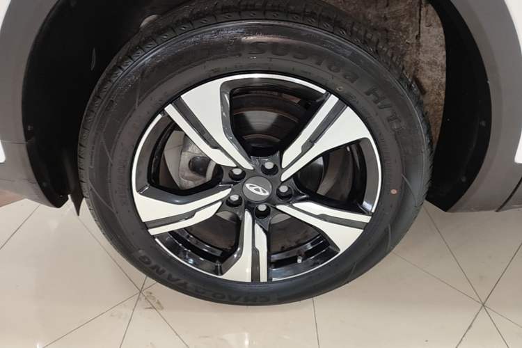 Used Chery Tiggo 5x 2022 Superhero Edition 1.5L CVT Fashion Model Left Front Wheel Hub
