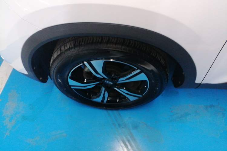 Used Chery Tiggo 5x 2022 Superhero Edition 1.5L CVT Fashion Model Left Front Wheel Hub