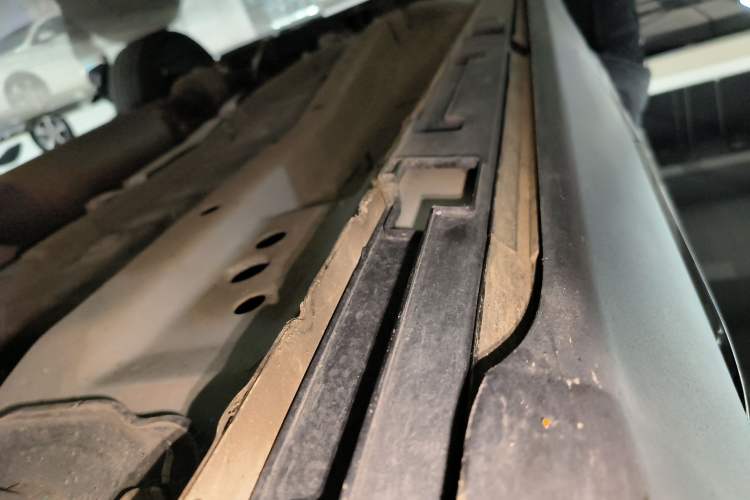 Used Chery Tiggo 5x 2022 Superhero Edition 1.5L CVT Luxury Model Left Side Sill
