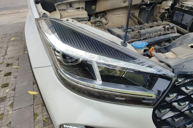 Used Chery Tiggo 5x 2022 Superhero Edition 1.5L CVT Fashion Model Right Front Headlight