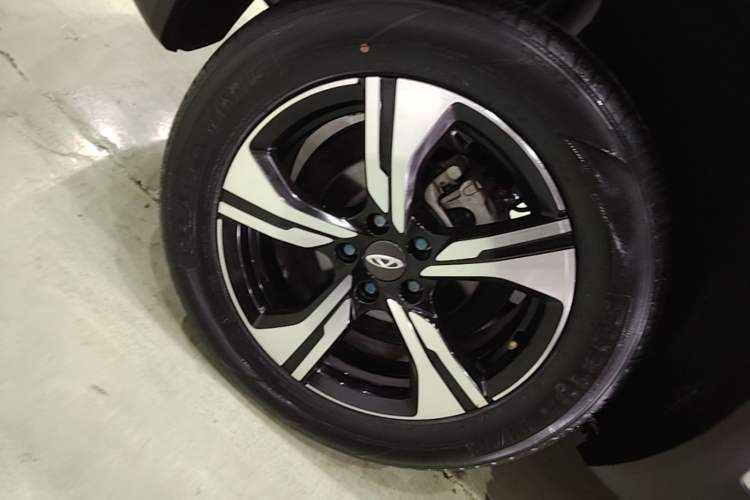Used Chery Tiggo 5x 2022 Superhero Edition 1.5L CVT Fashion Model Right Rear Wheel Hub